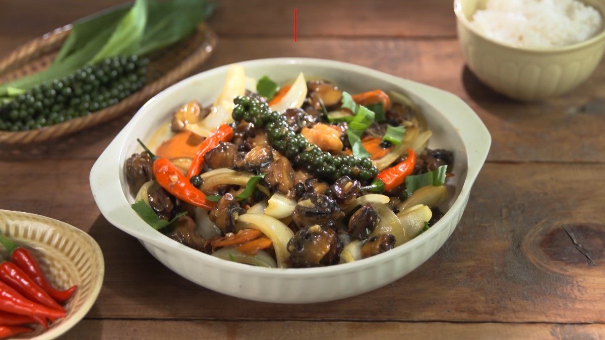 Stir-fried snail with green pepper