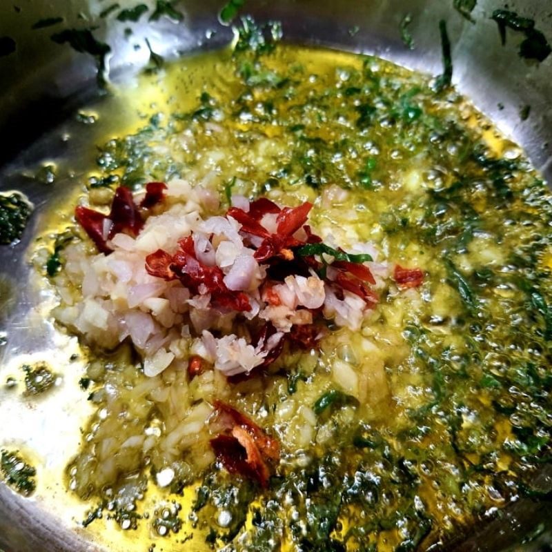 Step 3 Stewed shrimp with pepper leaves Stewed shrimp with pepper leaves