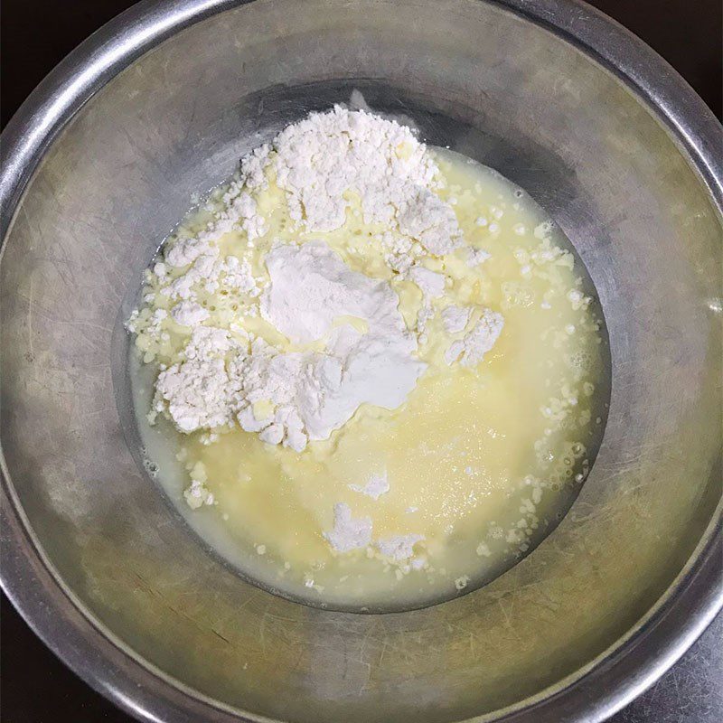 Step 2 Mixing the batter Fried Bananas (recipe shared by users)