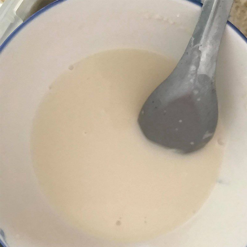 Step 3 Mix the batter for frying Fried fresh milk cake
