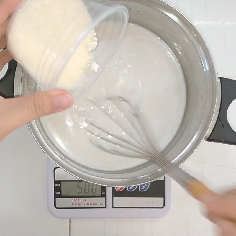 Step 2 Mixing Agar Powder Coconut Agar with Coconut Milk and Pandan Leaf Juice