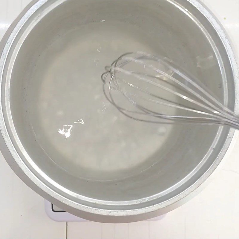 Step 2 Mixing Agar Powder Coconut Agar with Coconut Milk and Pandan Leaf Juice