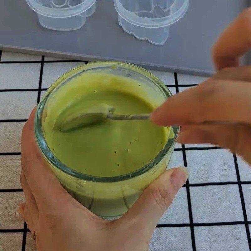 Step 4 Mix gelatin and set the pudding Avocado pudding for baby food