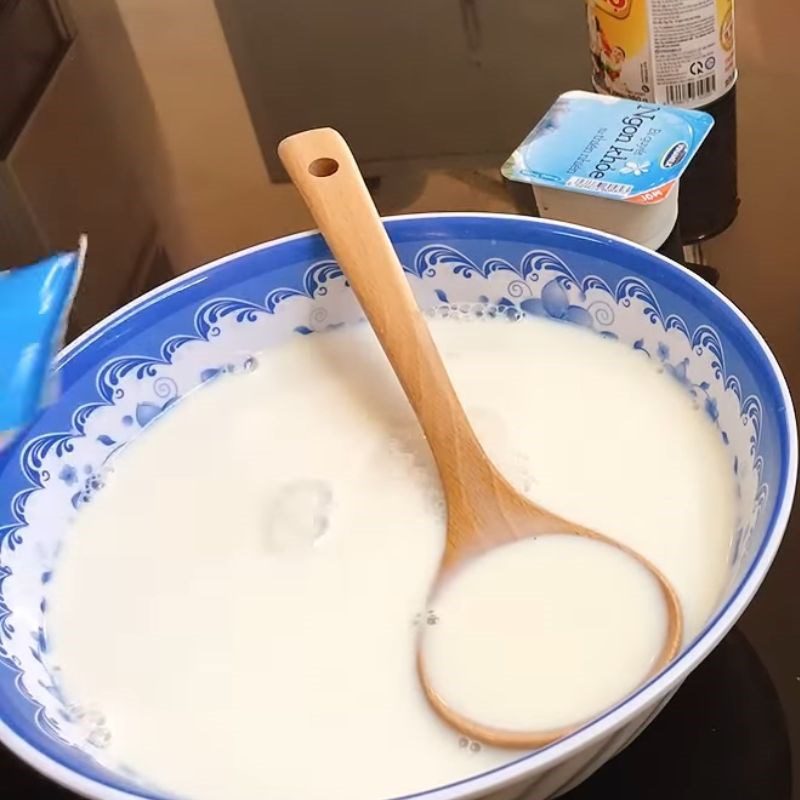 Step 1 Mix the milk for Yogurt using an oven