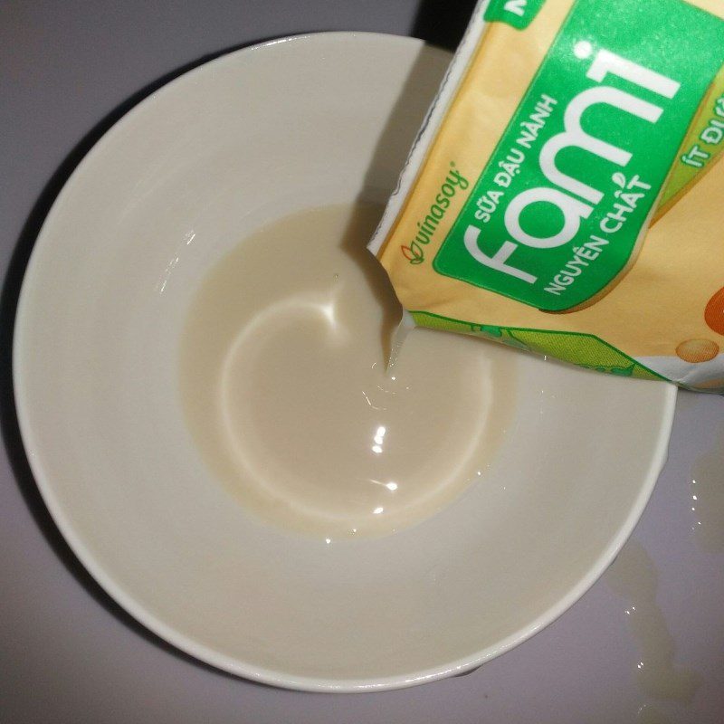 Step 1 Mix the soy milk mixture for Tofu from soy milk