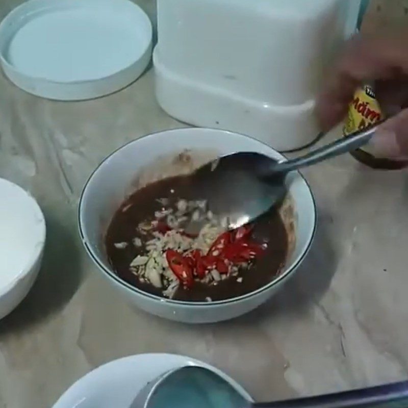 Step 4 Prepare the dipping sauce for the beef Beef with Vietnamese perilla