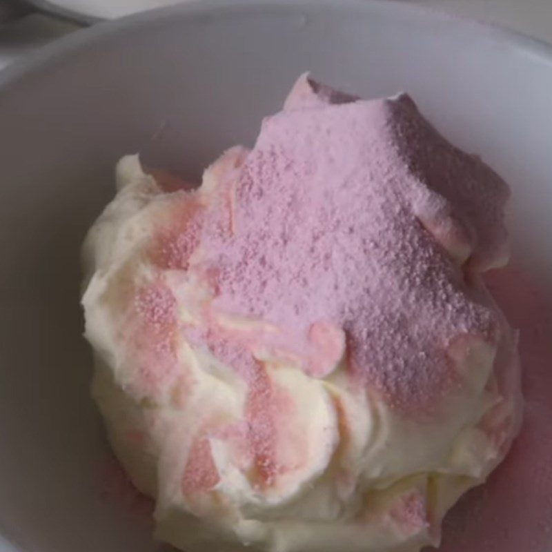 Step 2 Color the cream Neapolitan ice cream