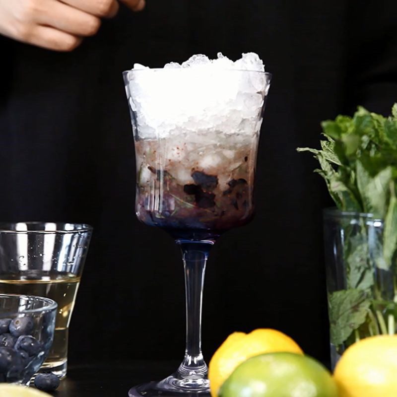 Step 2 Make a non-alcoholic blueberry mojito
