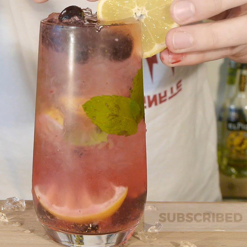 Step 3 Mix the mojito for blueberry mojito