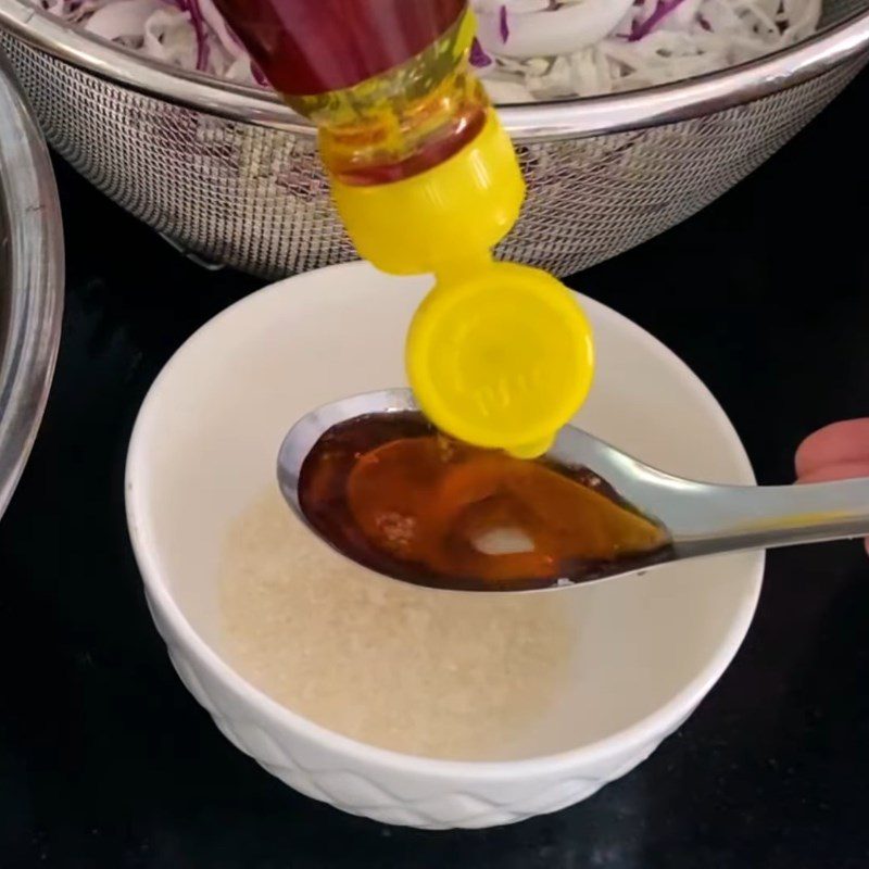 Step 6 Mixing fish sauce Chicken on the tray