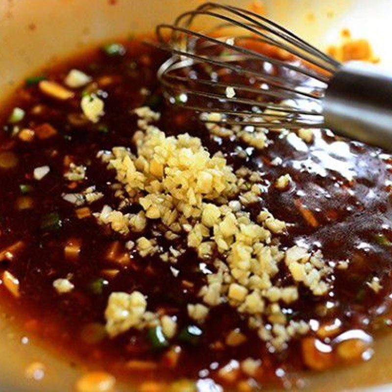 Step 4 Mixing sauce for vermicelli Sweet and sour vermicelli salad