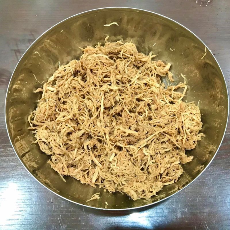 Step 3 Mix spicy sauce and marinate the meat for Taiwanese shredded pork