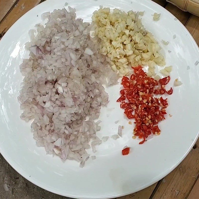 Step 2 Prepare the marinade and marinate the fish Grilled snakehead fish with salt, chili, and honey