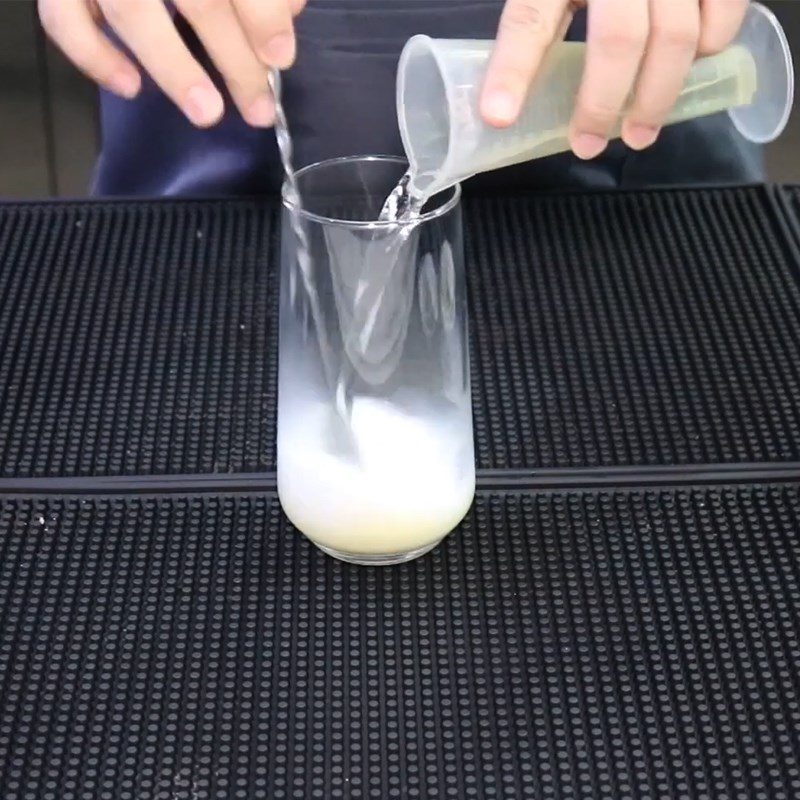Step 1 Mix milk and matcha powder Matcha black sesame milk cream