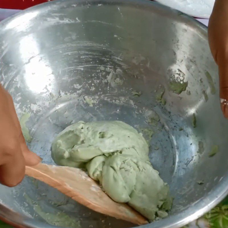 Step 2 Mixing and kneading the dough for Taro Balls