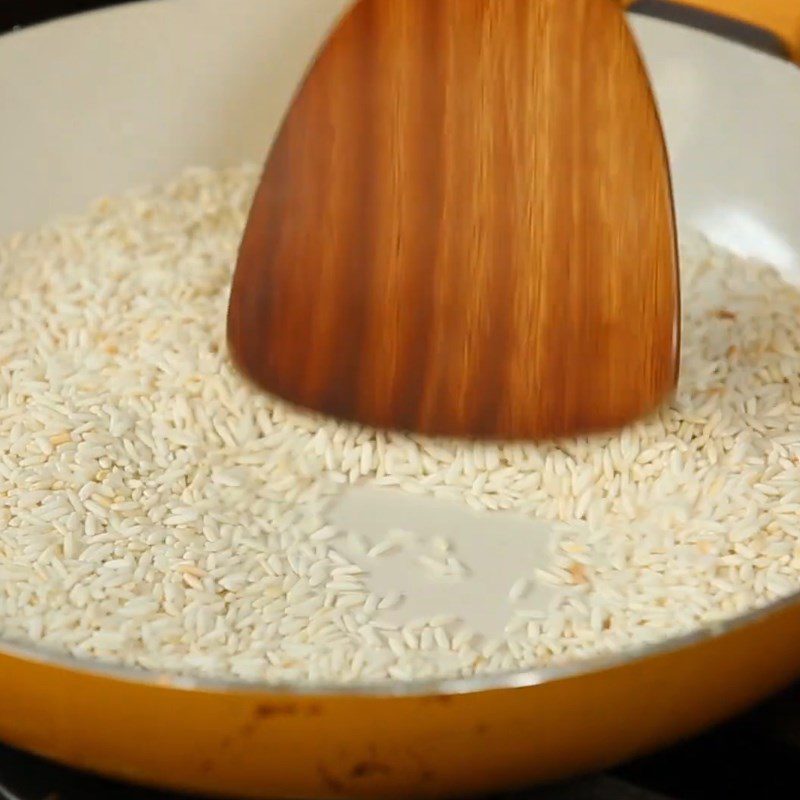 Step 3 Roast the rice Beef tail porridge