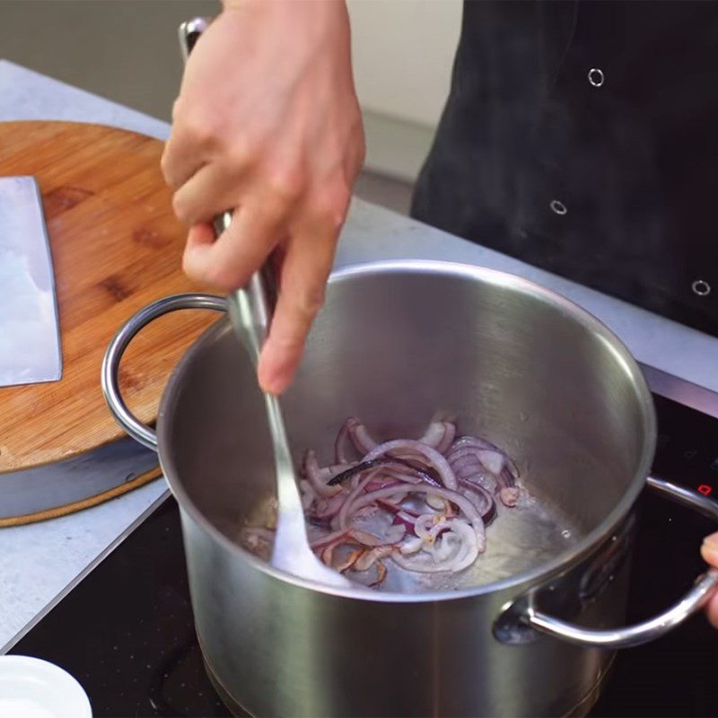 Step 3 Roasting spices Hong Kong style squid curry