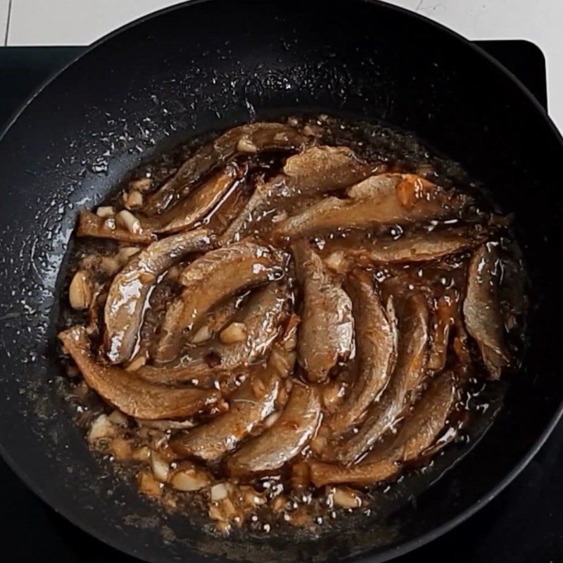 Step 3 Dry Braised Mackerel