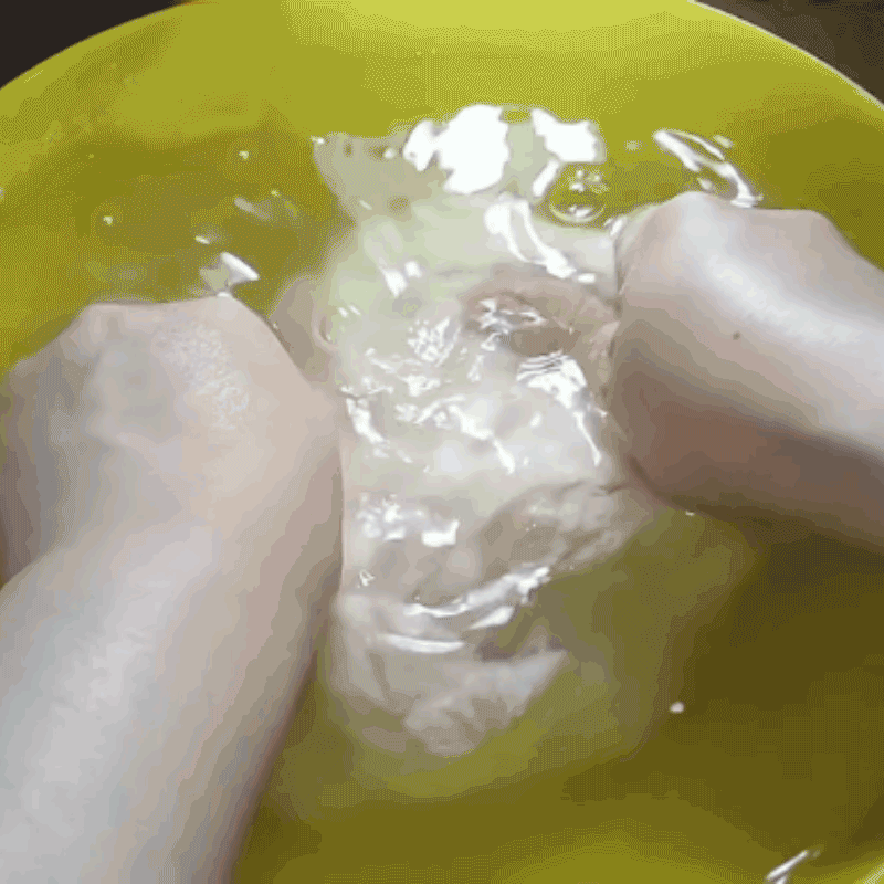 Step 3 Wash the dough for Vegan Cinnamon Rolls from wheat flour