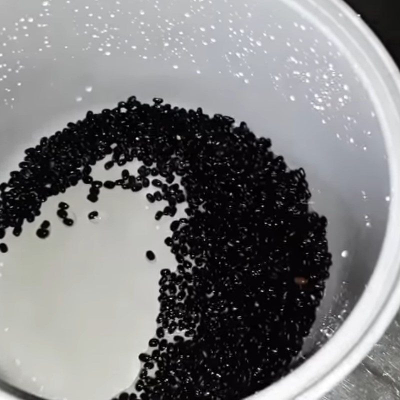 Step 1 Wash black beans Black Bean Dessert with Agar
