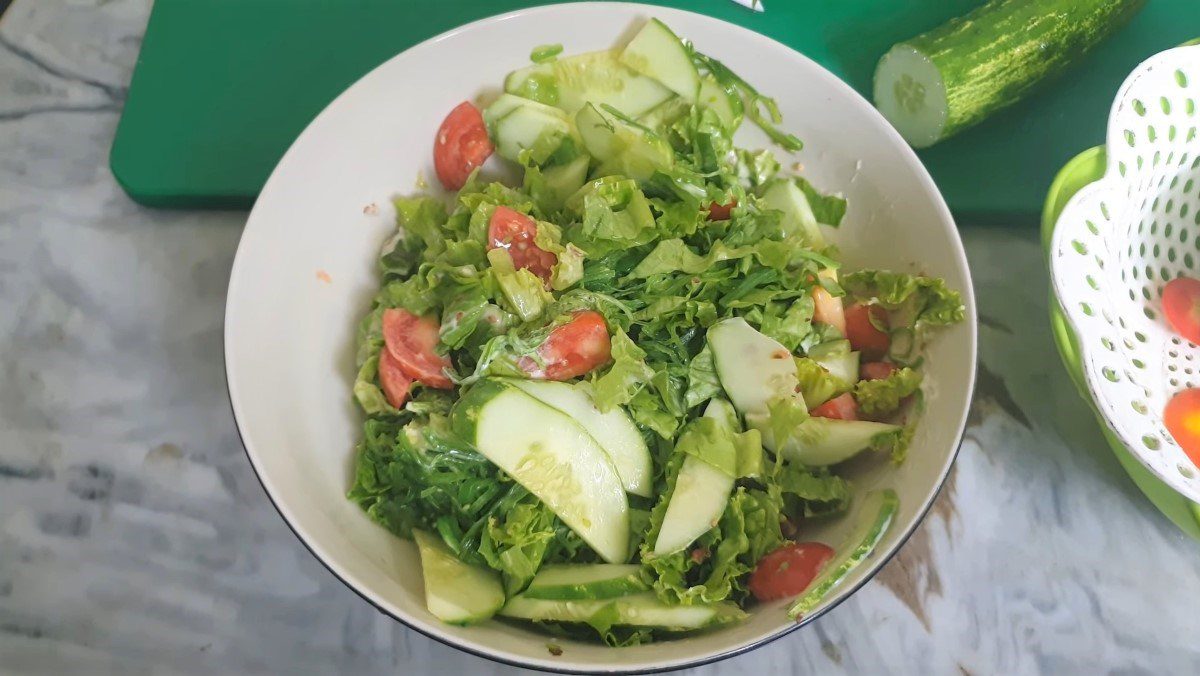 2 ways to make refreshing and nutritious cucumber lettuce salad 2 Cucumber Tomato Lettuce Salad