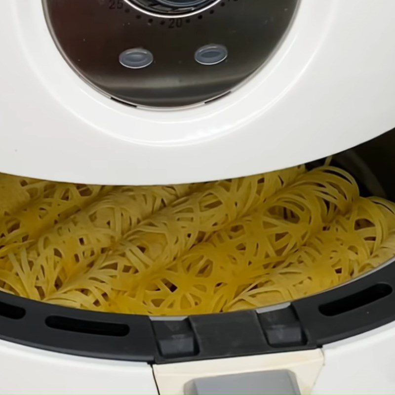 Step 4 Drying the cake with an air fryer Rolled egg cake using an air fryer