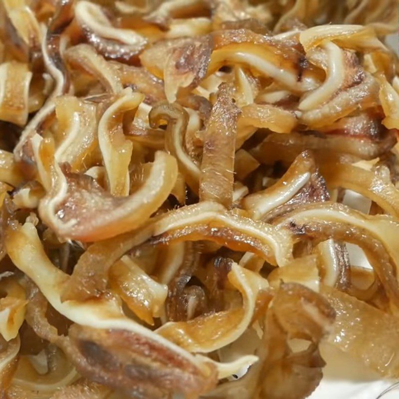 Step 4 Drying pig ears Crispy fried pig ears