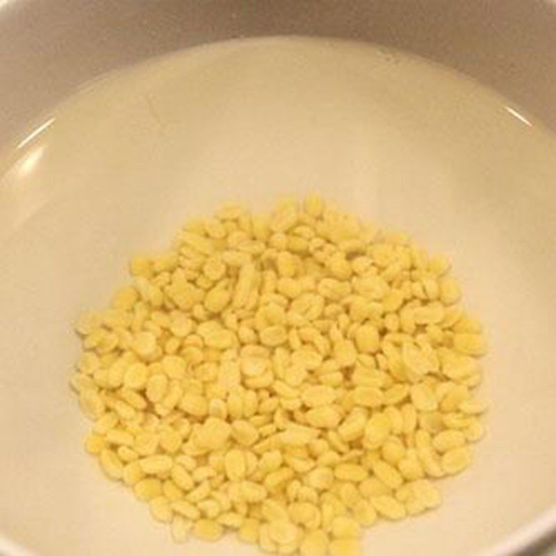 Step 1 Cook the mung bean filling for Sweet Tapioca Cake