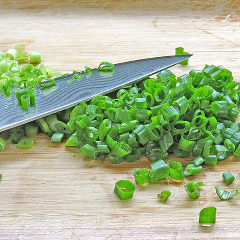 Step 2 Prepare other ingredients for Thai squid salad