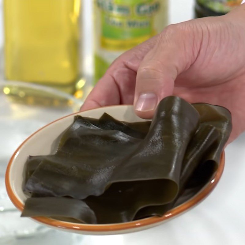 Step 1 Prepare ingredients for seaweed salad with squid