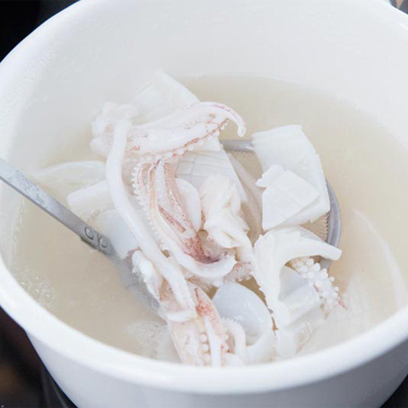 Step 1 Preparing and Boiling the Squid for Thai Style Squid Salad