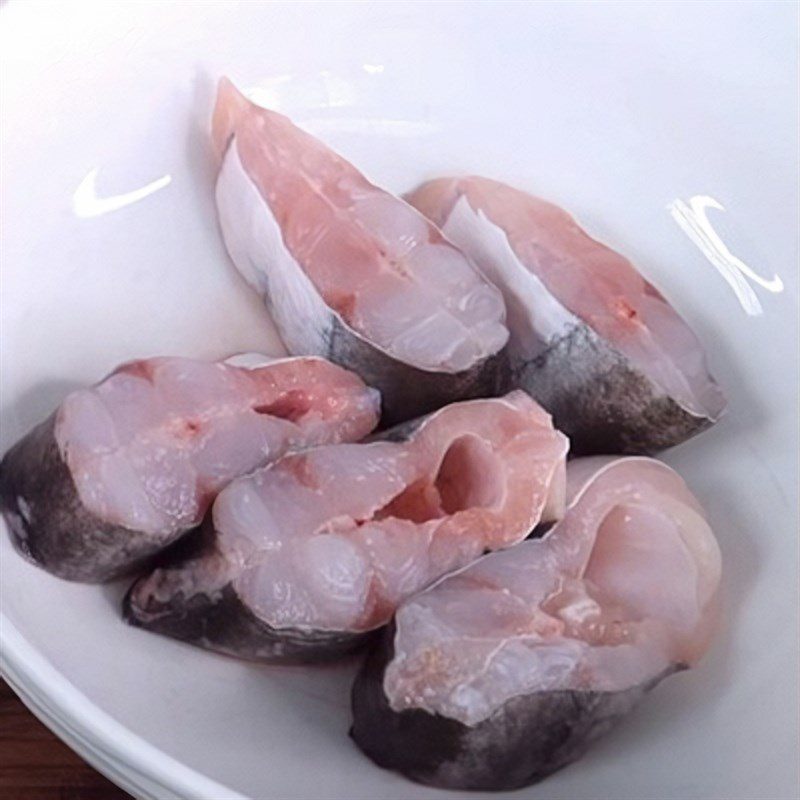 Step 2 Prepare and marinate fish Sour soup with giang leaves