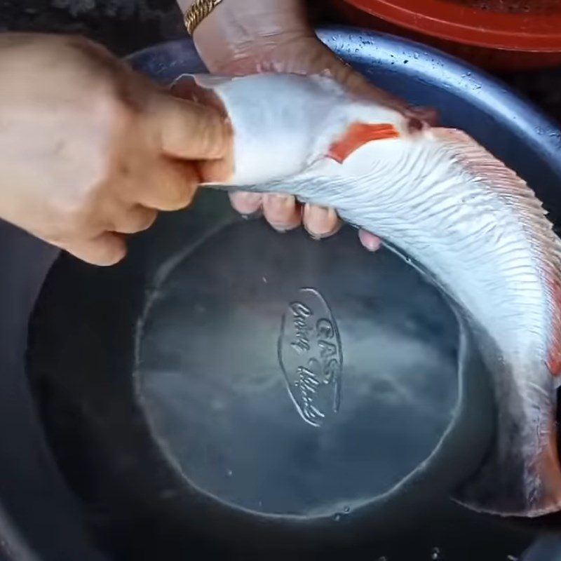 Step 1 Preliminary processing of fish Dried basa fish