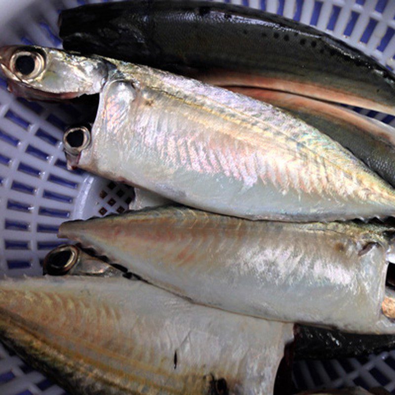 Step 1 Prepare the fish Salted mackerel stew