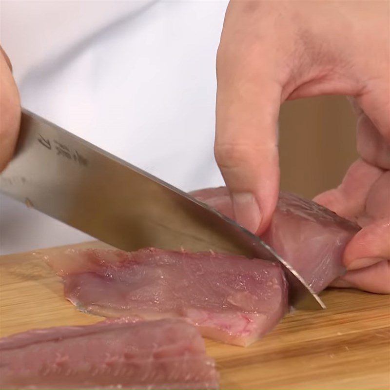 Step 1 Prepare and Marinate Pomelo Fish Crispy Pomelo Fish with Basil Leaves