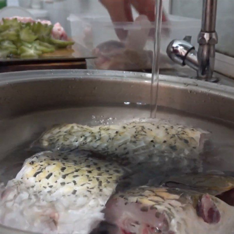 Step 1 Prepare the carp Braised Carp with Starfruit