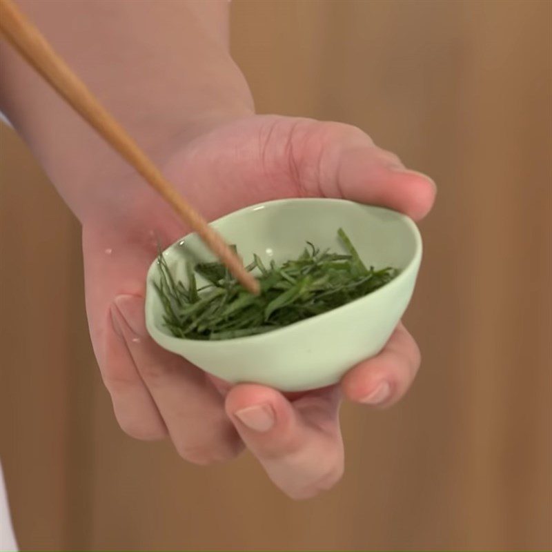 Step 2 Prepare other ingredients Crispy pomelo fish with basil leaves