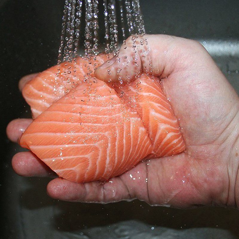 Step 1 Prepare salmon for Salmon Curry