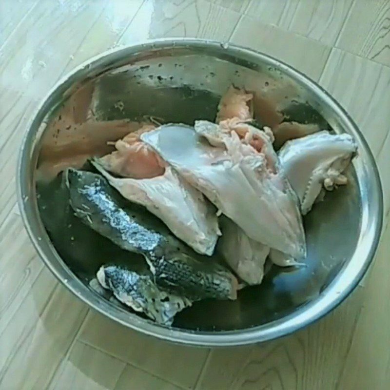 Step 1 Processing the salmon Grilled Salmon Head with Satay