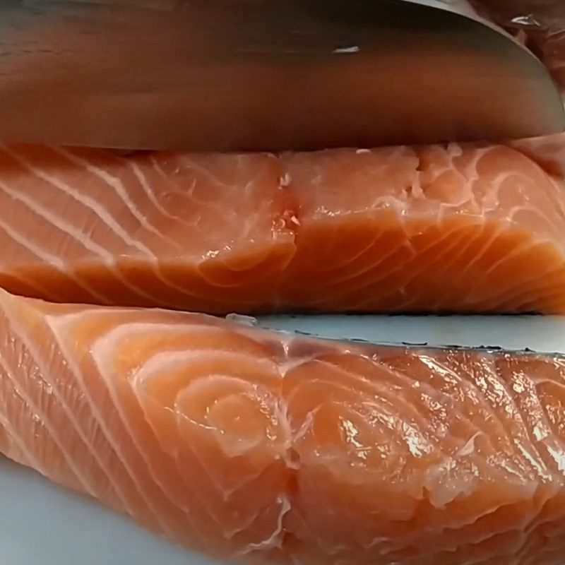 Step 1 Prepare the salmon Dried salmon using a dehydrator