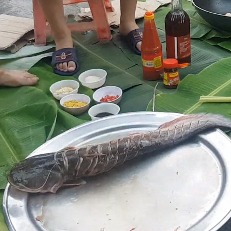 Step 1 Prepare the catfish Grilled catfish with chili salt