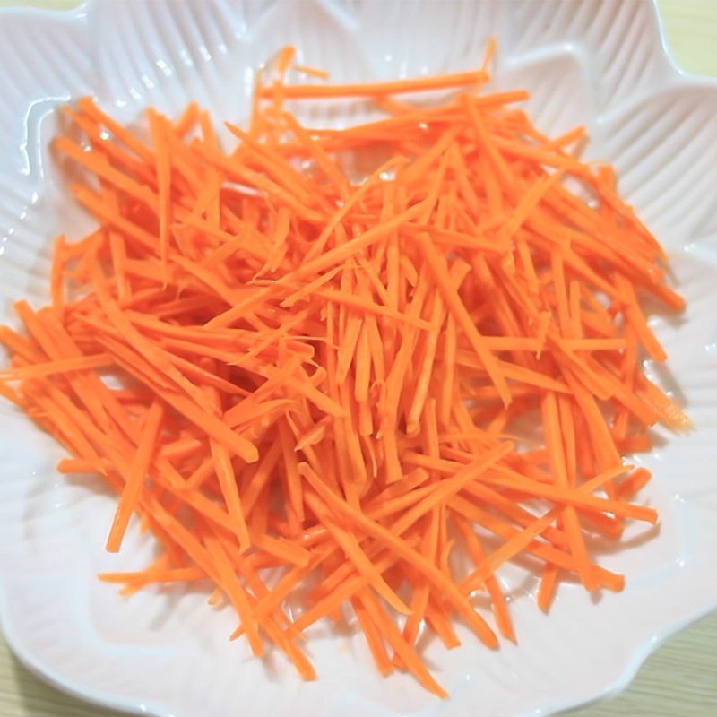 Step 1 Prepare the carrot Crispy cucumber and carrot salad