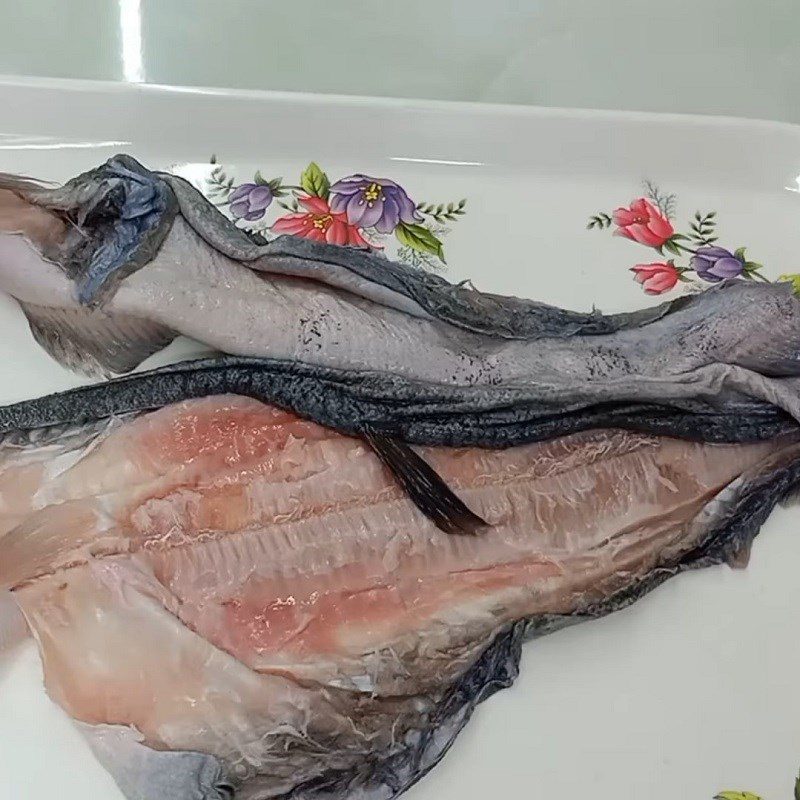 Step 1 Prepare snakehead fish Crispy fried snakehead fish