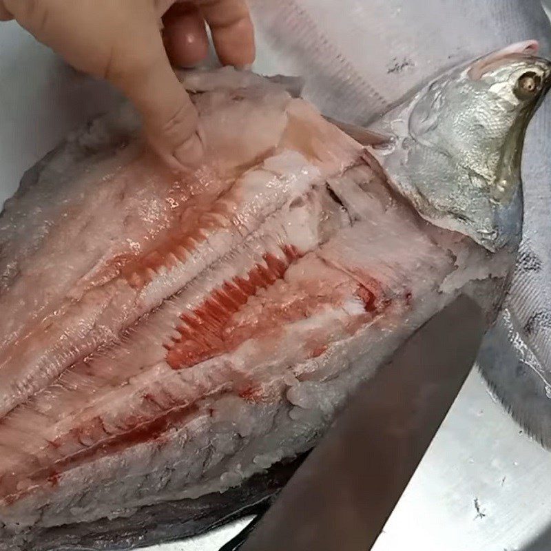 Step 1 Prepare snakehead fish Crispy fried snakehead fish