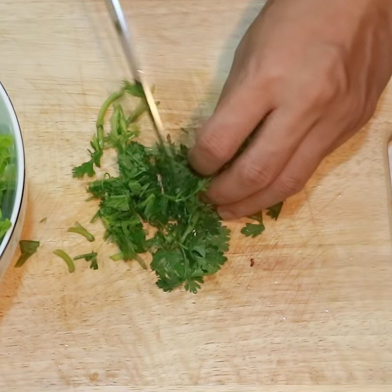 Step 1 Prepare the types of salad vegetables, sausage, cucumber