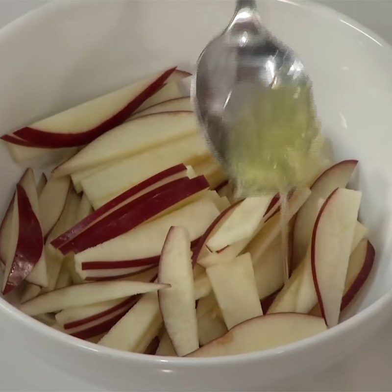 Step 3 Prepare the types of salad vegetables with apple and shrimp