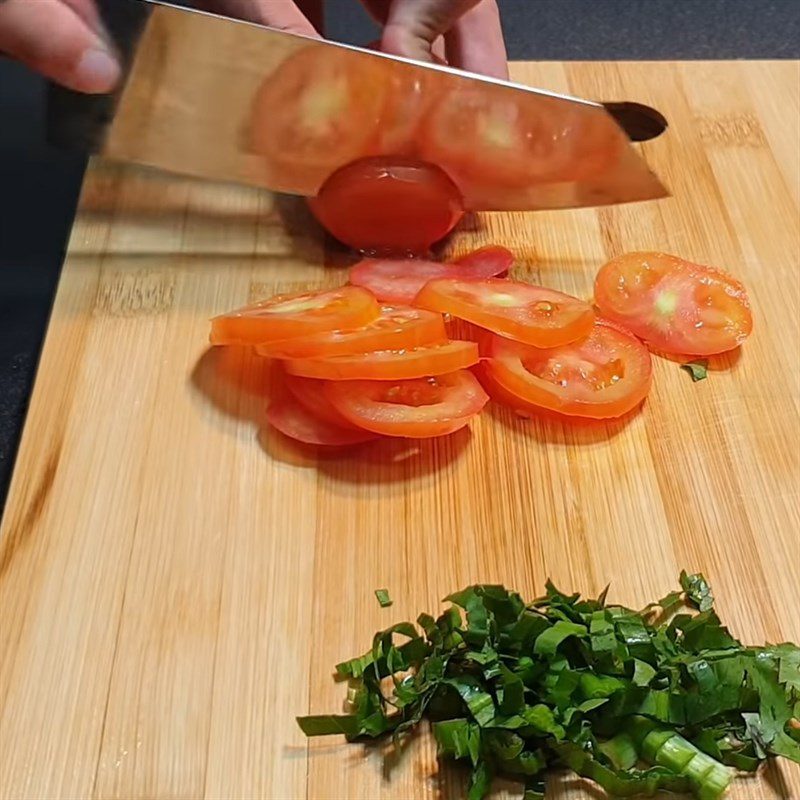 Step 1 Prepare the vegetables and fruits Vegetarian Noodle Salad with Tomato