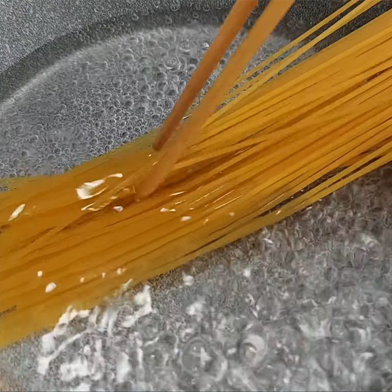 Step 1 Prepare the ingredients for Vegetarian mixed noodles with kimchi