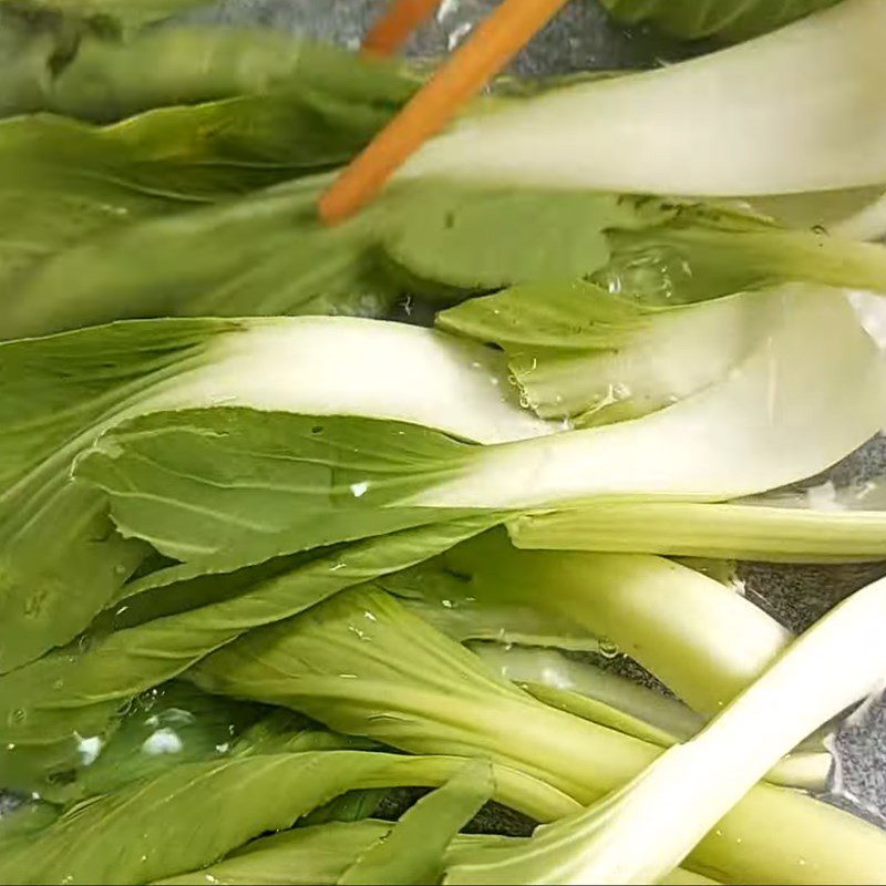 Step 1 Prepare the ingredients for Vegetarian mixed noodles with kimchi