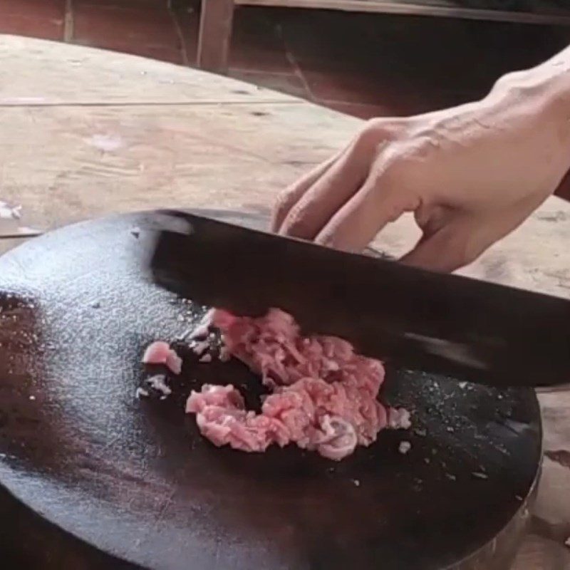 Step 1 Prepare the ingredients for Beef and Water Spinach Porridge